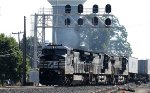 NS 8368 leads train 218 past the signals at Aycock